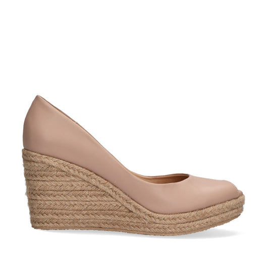 ANIKA BAILEYS image 0